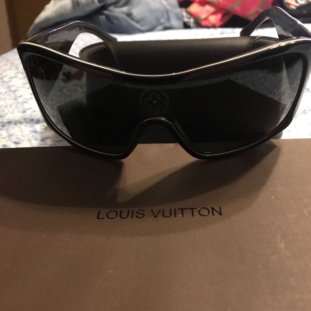 Louis Vuitton sunglasses Z0172W